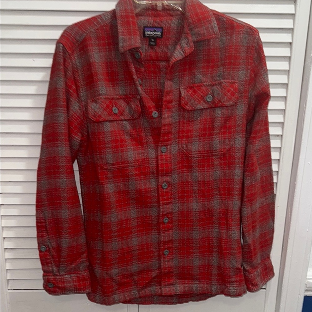 Patagonia Red and Gray Plaid Casual Button Down Shirt